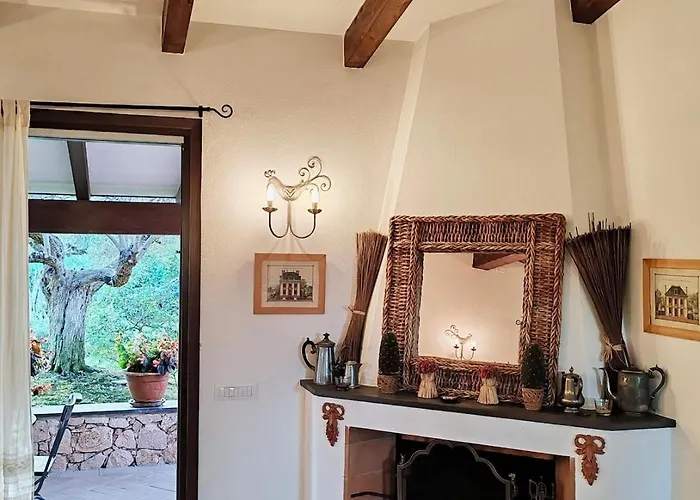 Vila Charming Near With Private Garden Pula