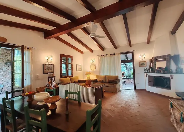 Charming Near With Private Garden Vila Pula