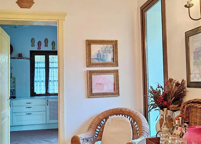 Vila Charming Near With Private Garden *