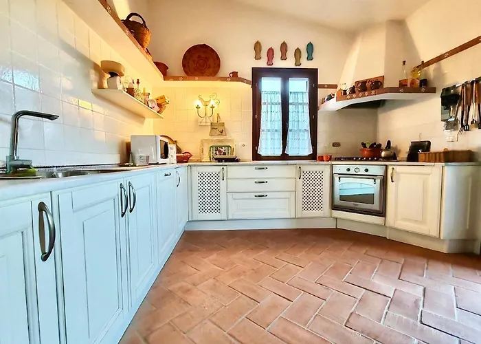 Vila Charming Near With Private Garden *