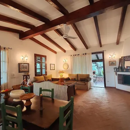 Charming With Private Garden Near Nora & Chia Willa Pula