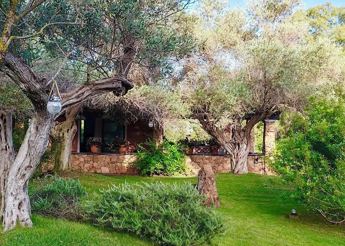 Charming Near With Private Garden Villa