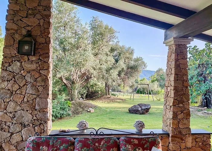 Charming Near With Private Garden