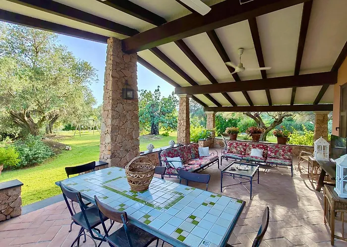 Villa Charming Near With Private Garden Pula