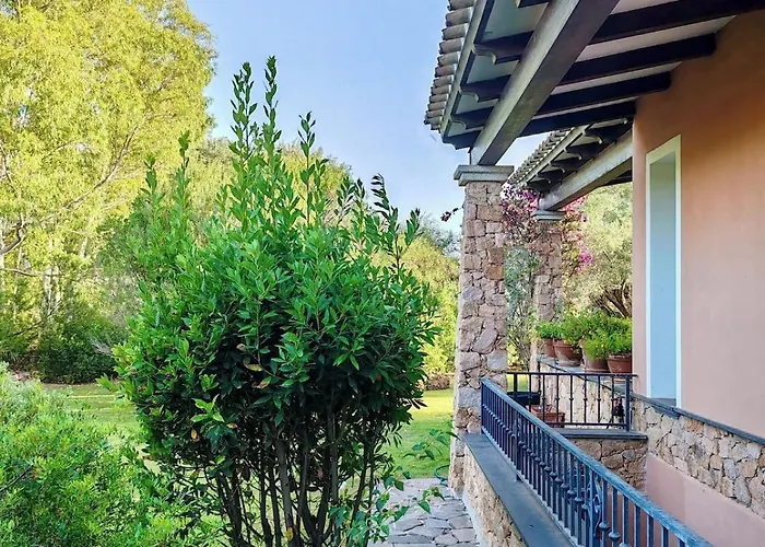 Charming Near With Private Garden *